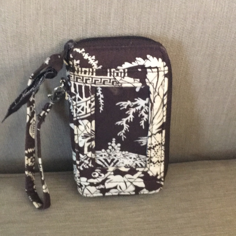 Vera phone and wallet